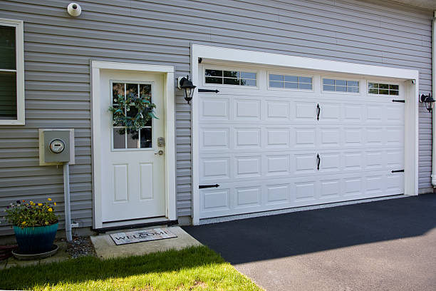 24/7 Emergency Garage Door Panel Replacement experts in Wapakoneta, OH